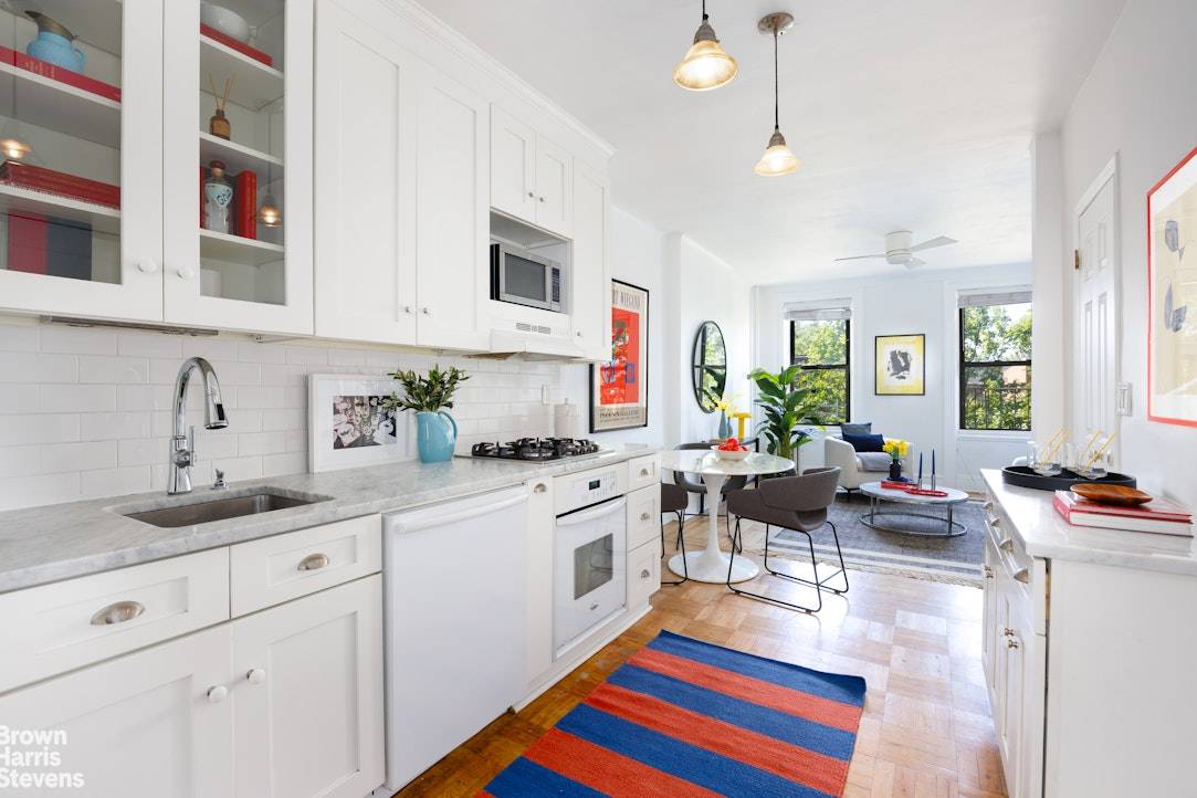 Nestled on one of the most bucolic, tree lined streets in Carroll Gardens, Residence 6 offers a rare blend of tranquility and modern convenience.