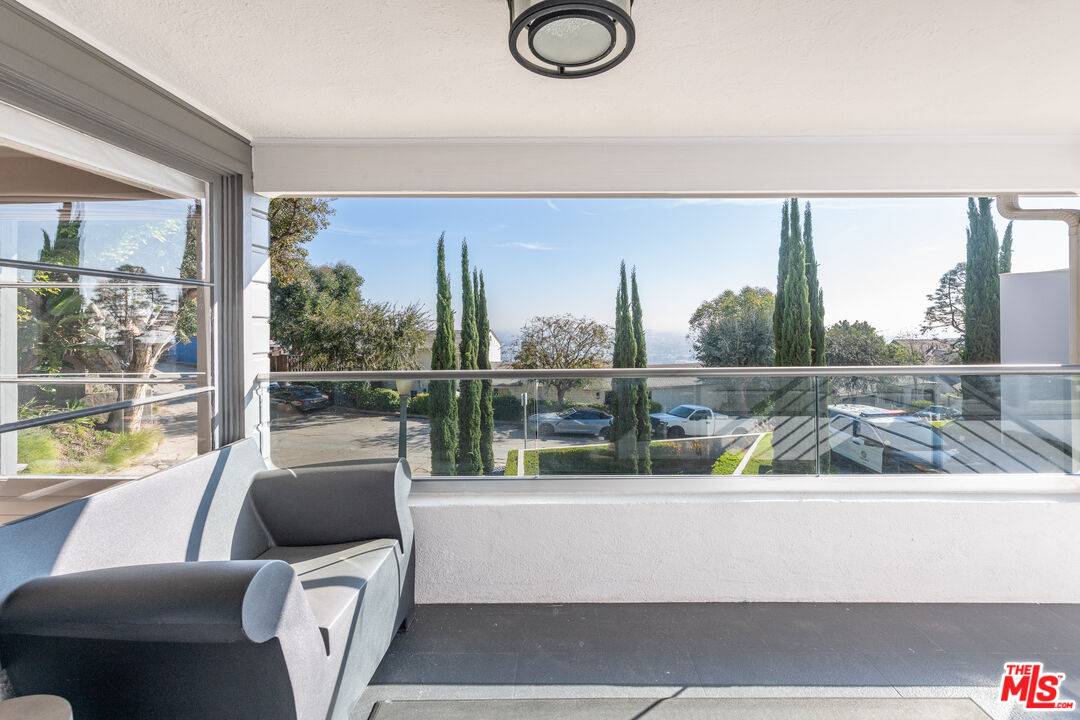8501 Hedges Pl 2BR Sunset Strip La