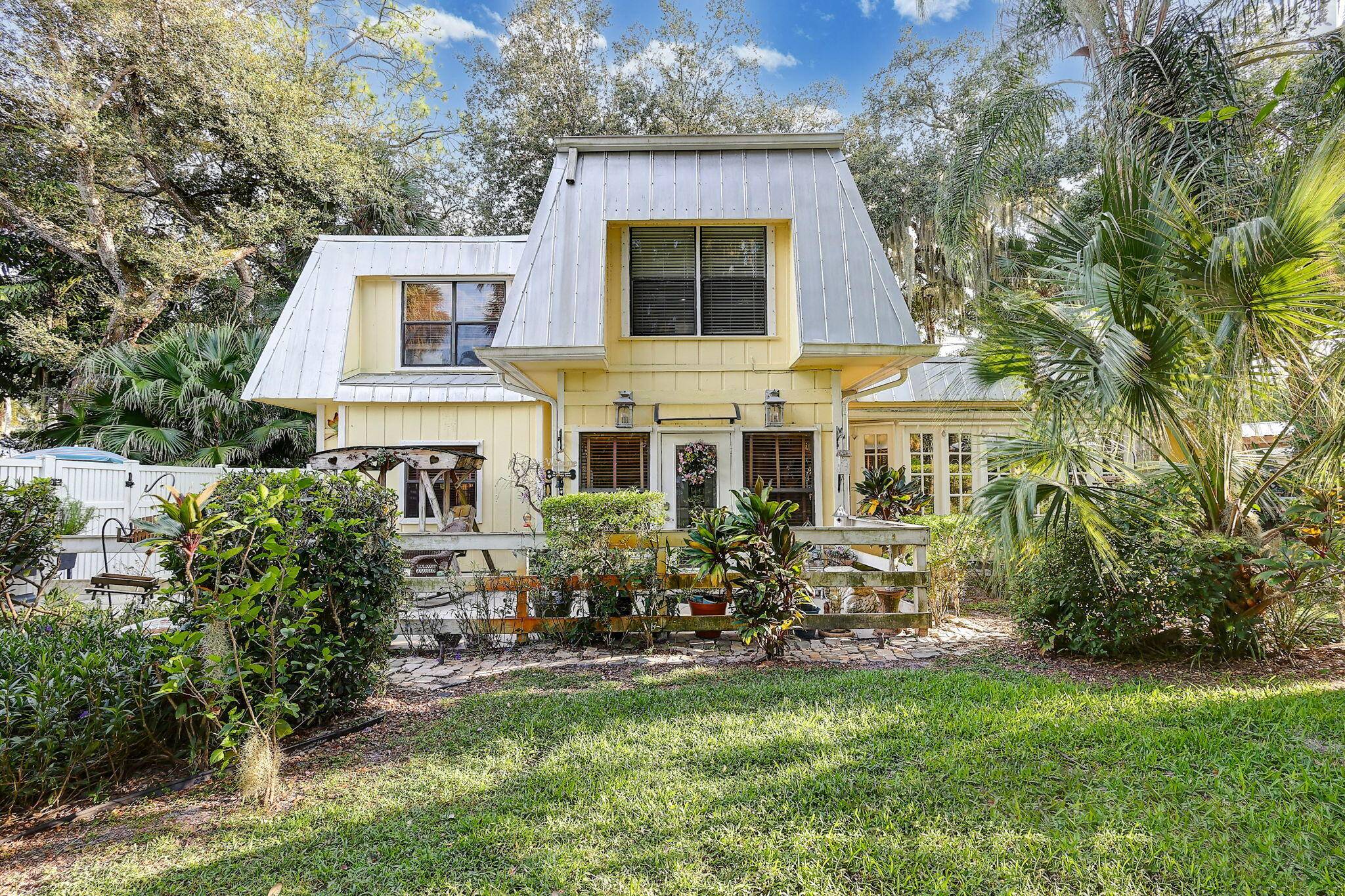 Charming 3 bedroom, 2 bathroom pool home located in the desirable Rustic Acres.