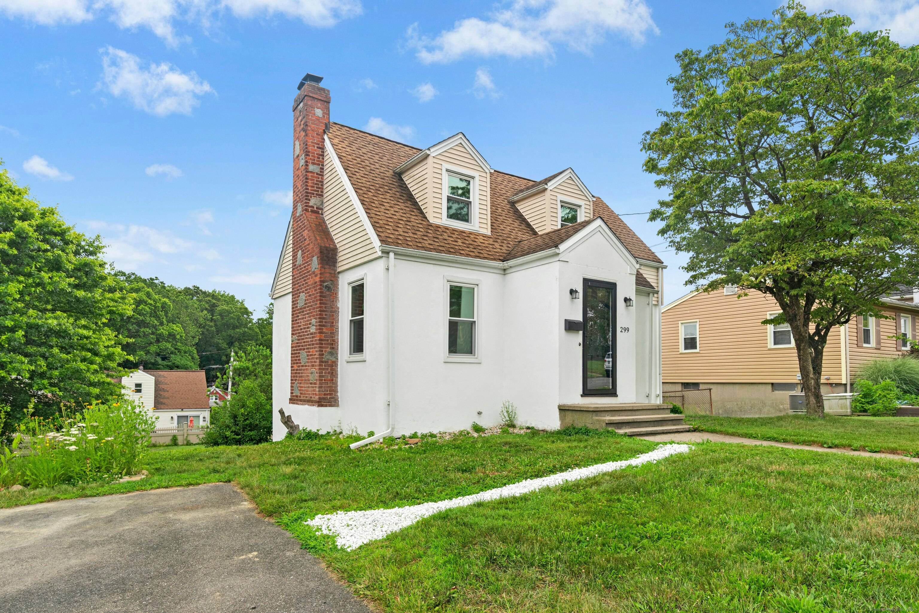 Charming and Move In Ready !