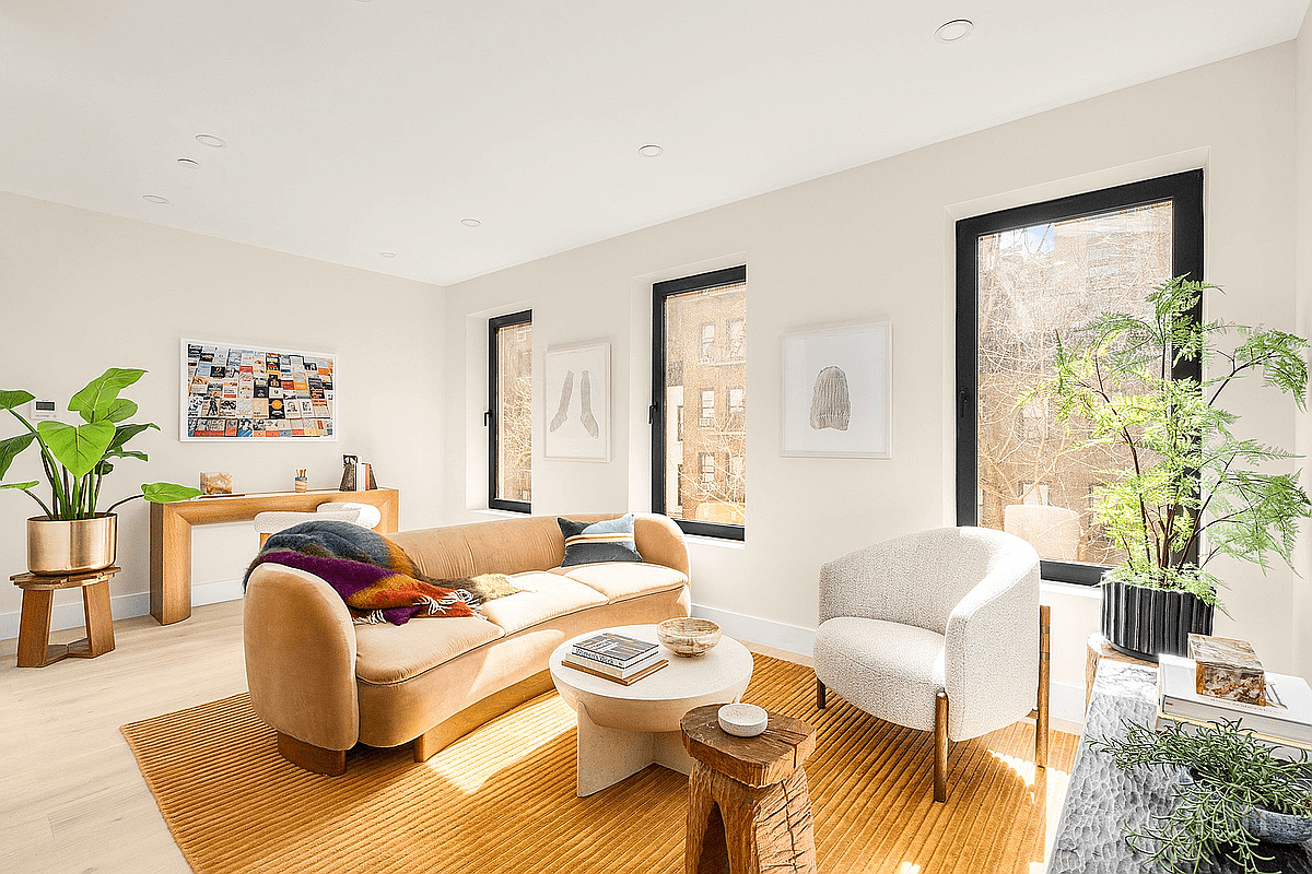 Welcome to Terra 48, a boutique collection of six full floor luxury residences in a stunningly reimagined 1910 brownstone.