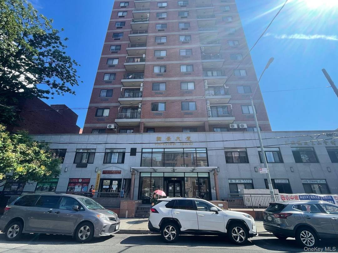 This Precious amp ; Rare Storefront Medical Office In Downtown Flushing, NY.