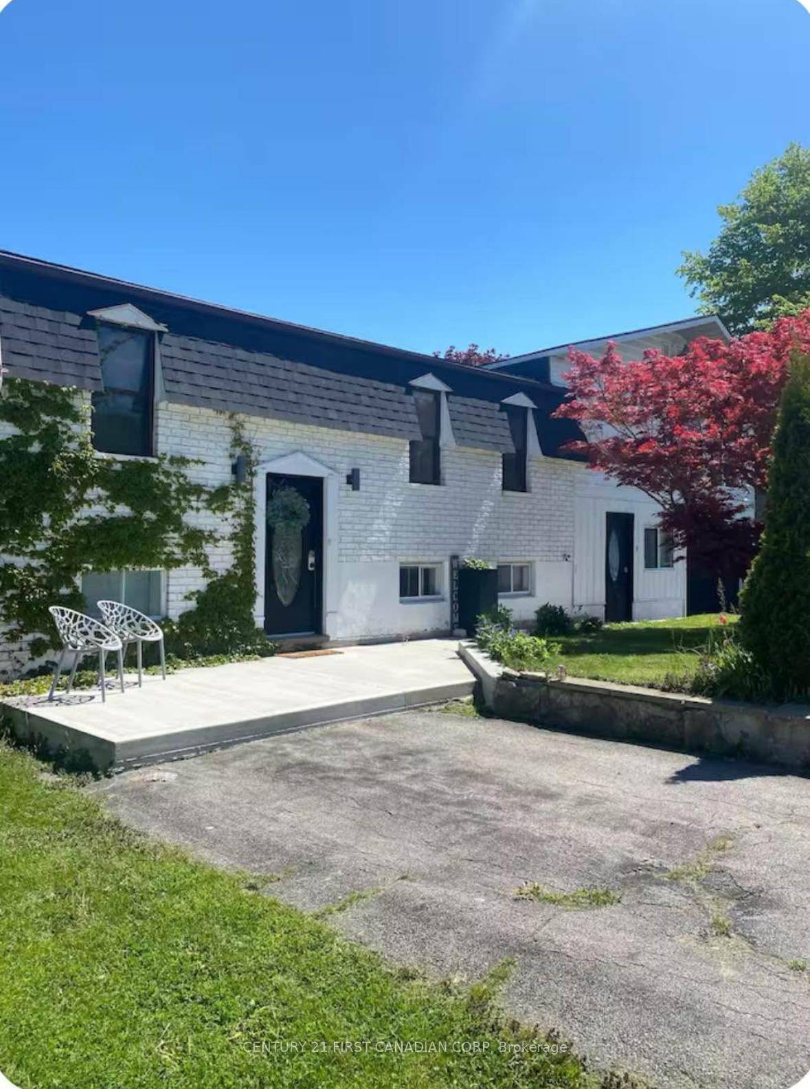 SEASONAL LEASE ONLY ! Riverfront unit in side by side duplex available in Port Franks, just 10 minutes south of Grand Bend near the Pinery Provincial Park.