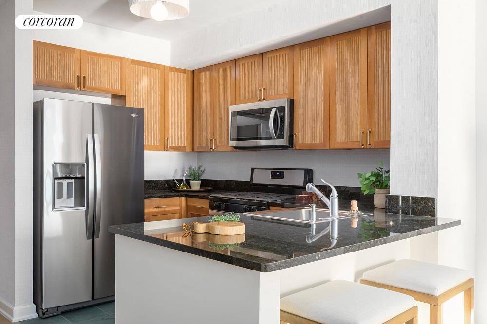 Co op with Condo Rules. Immediate Occupancy.