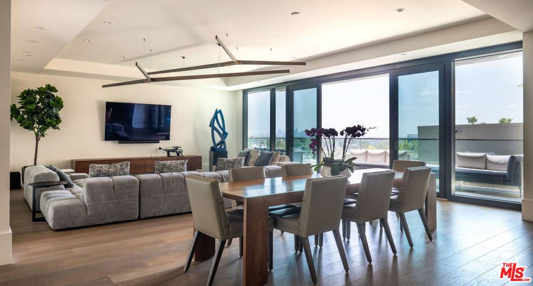 8420 W Sunset Blvd 3BR Sunset Strip La