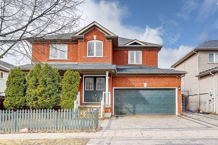 Welcome to this charming detached home on a quiet street in the sought after Keswick community.