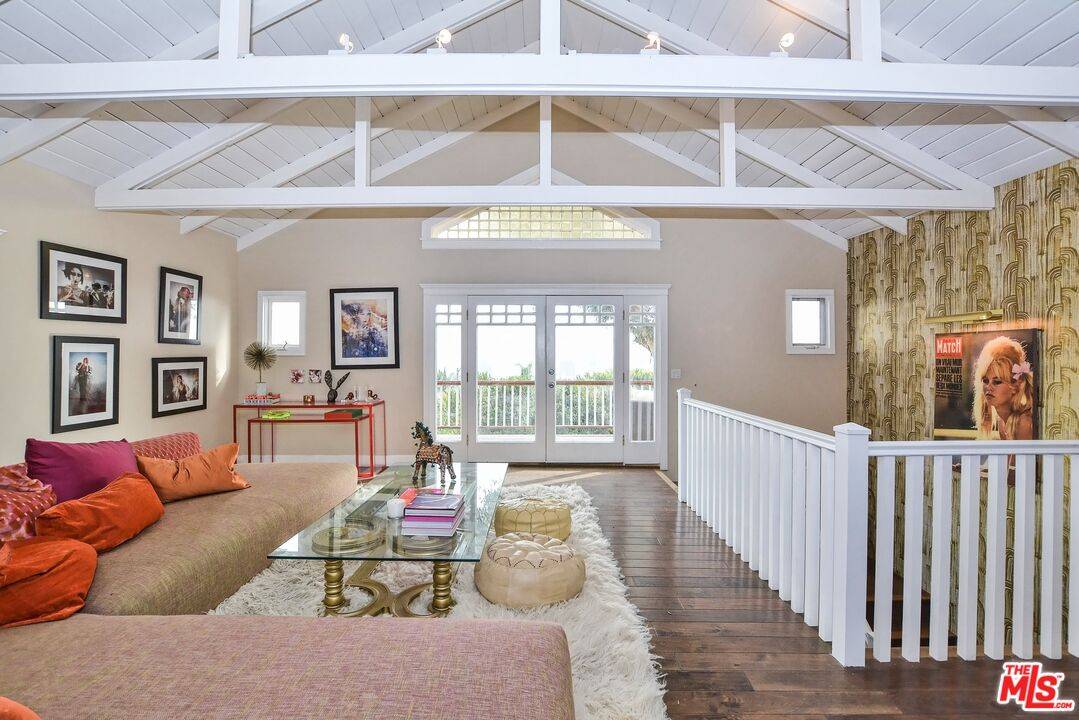 2172 Argyle Ave 5BR Hollywood Hills East La