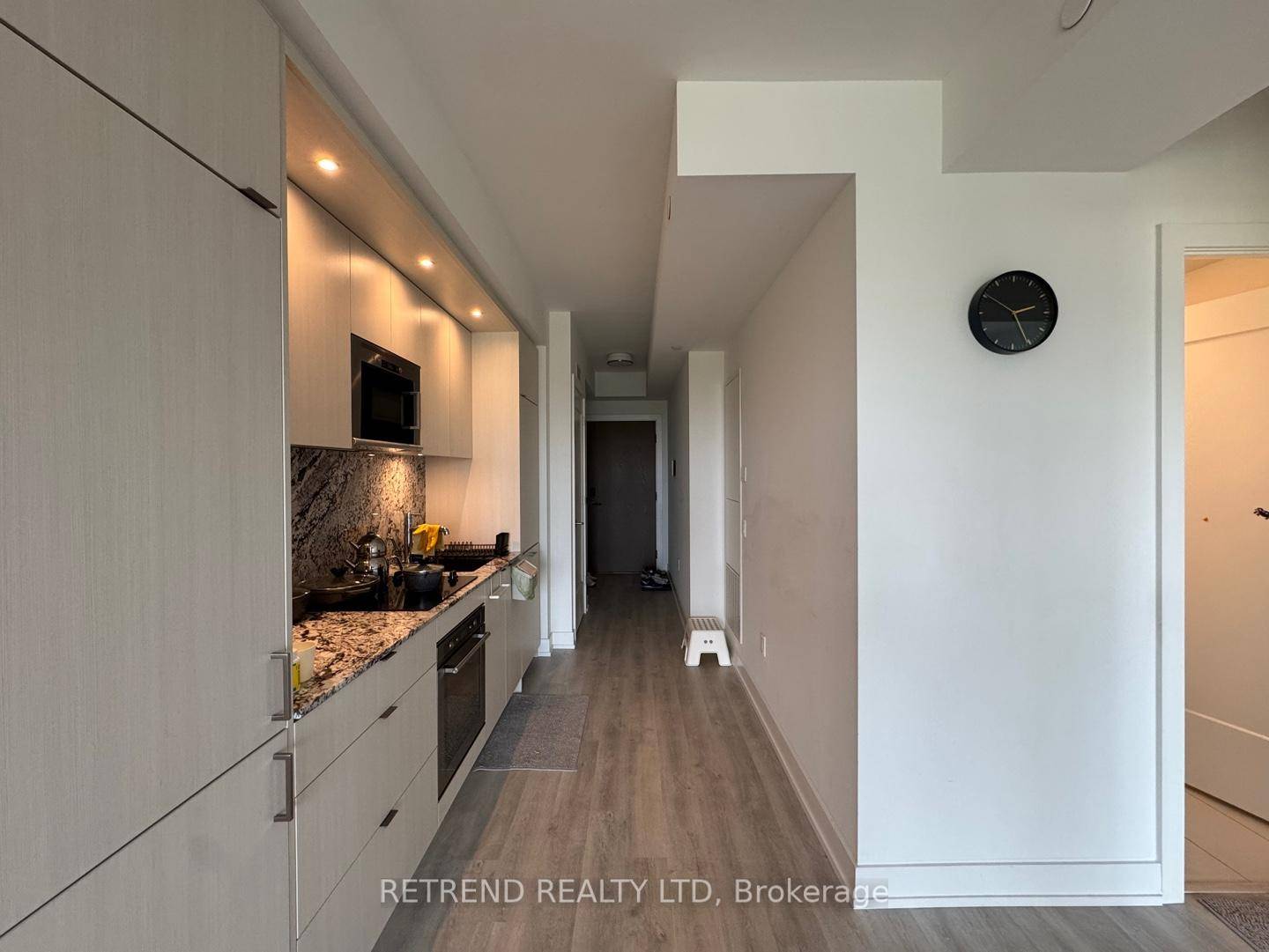 Experience modern luxury living at Auberge on the Park by Tridel with this stunning 1 Bedroom Den, 1 Bathroom condo.