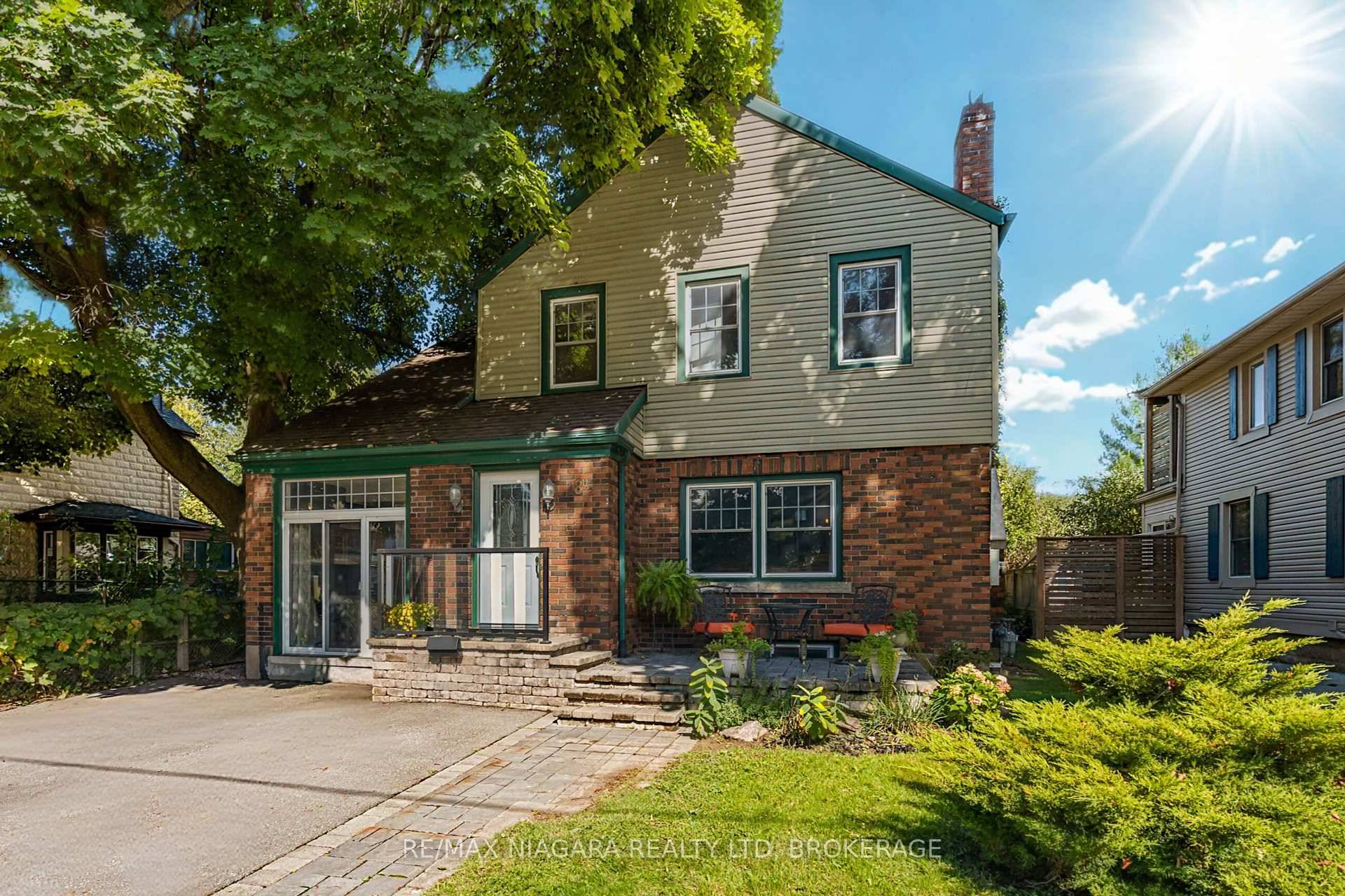 Welcome to 18 1 2 Thomas Street, where classic charm meets modern comfort.