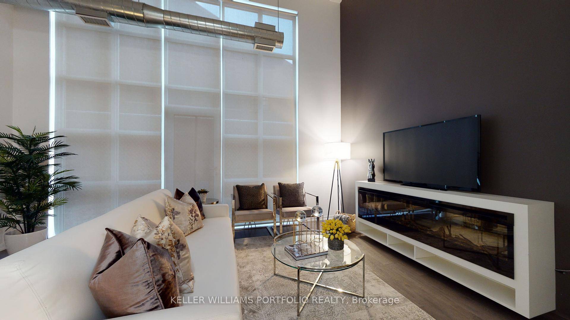 Immaculate Dream Condo ! 3 Beds amp ; 2.