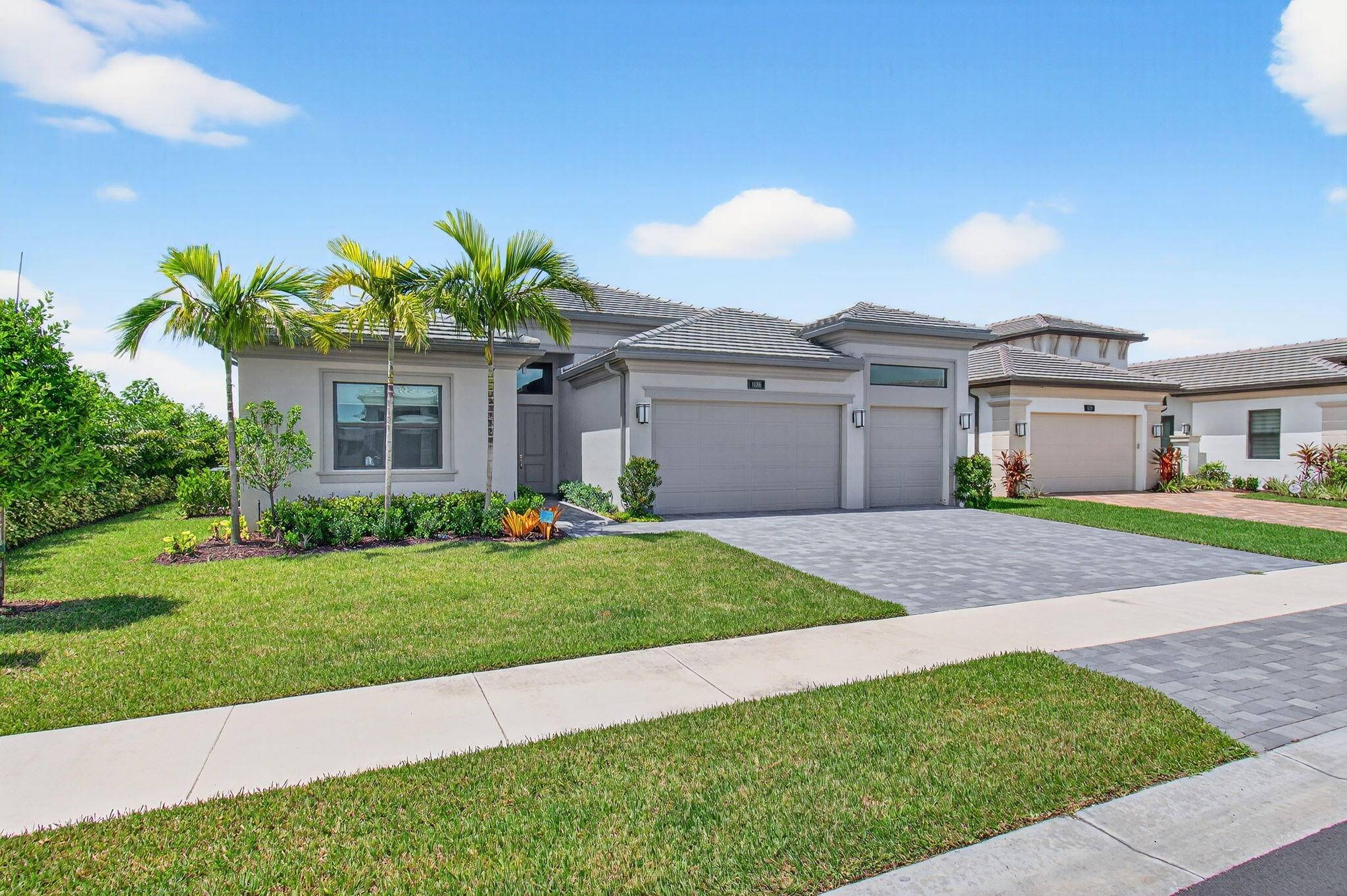 Beautiful home in Valencia Grand.