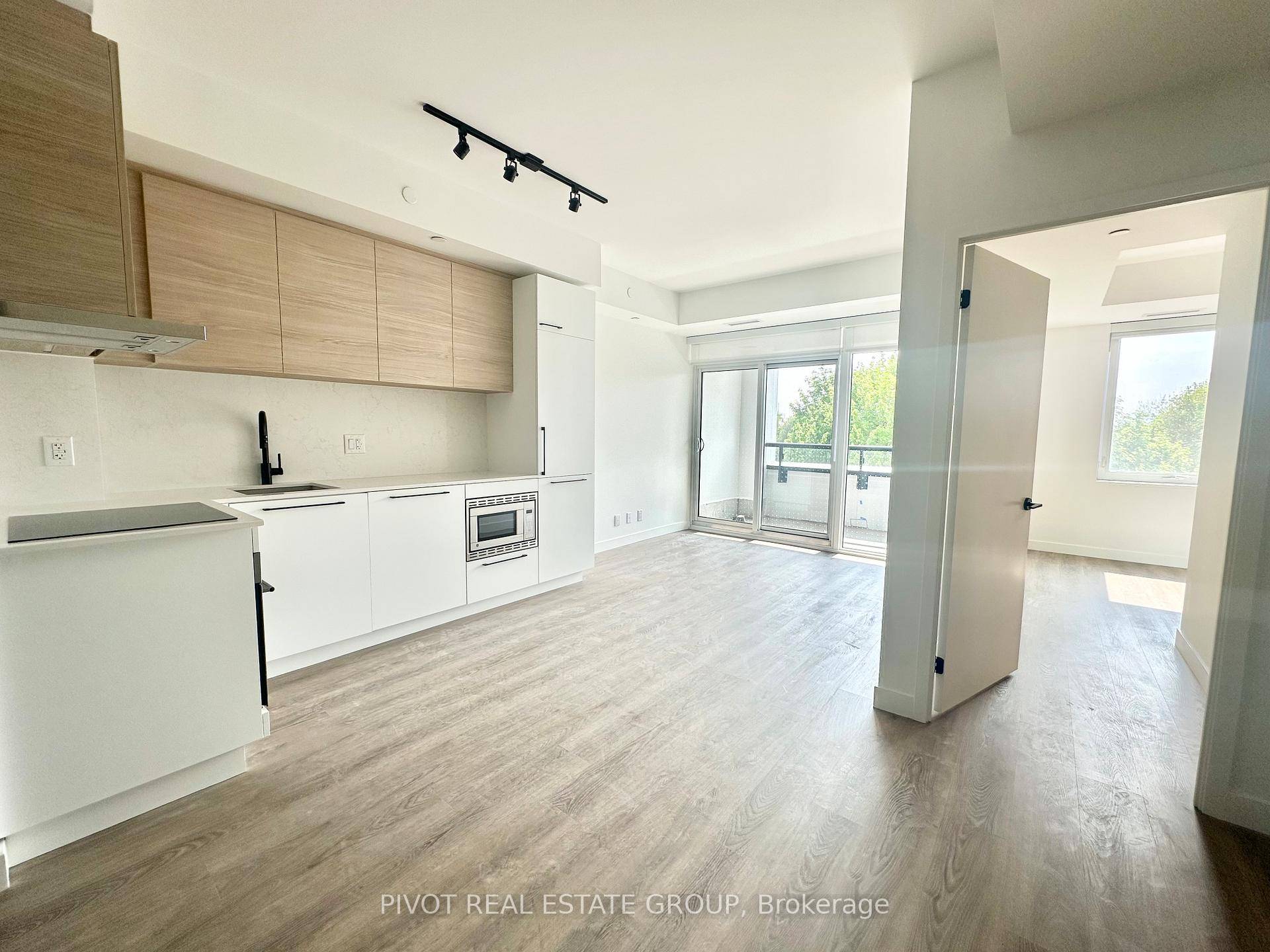 Be the first to live in this stylish 2 Bed, 2 Bath Suite WITH ONE LOCKER at Queen amp ; Ashbridge !