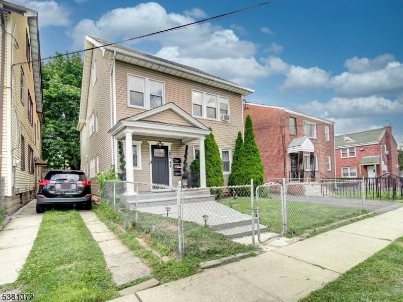 Welcome to this incredible three story multifamily property, a perfect investment opportunity !