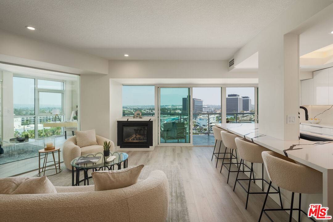13600   Marina Pointe Dr 3BR Marina Del Rey La