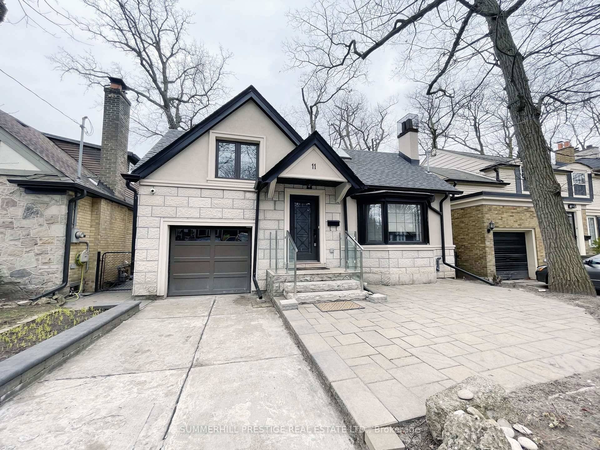 Beautiful Executive Rental 3 2 bedroom, 3 bathroom home in the prestigious Kingsway area.
