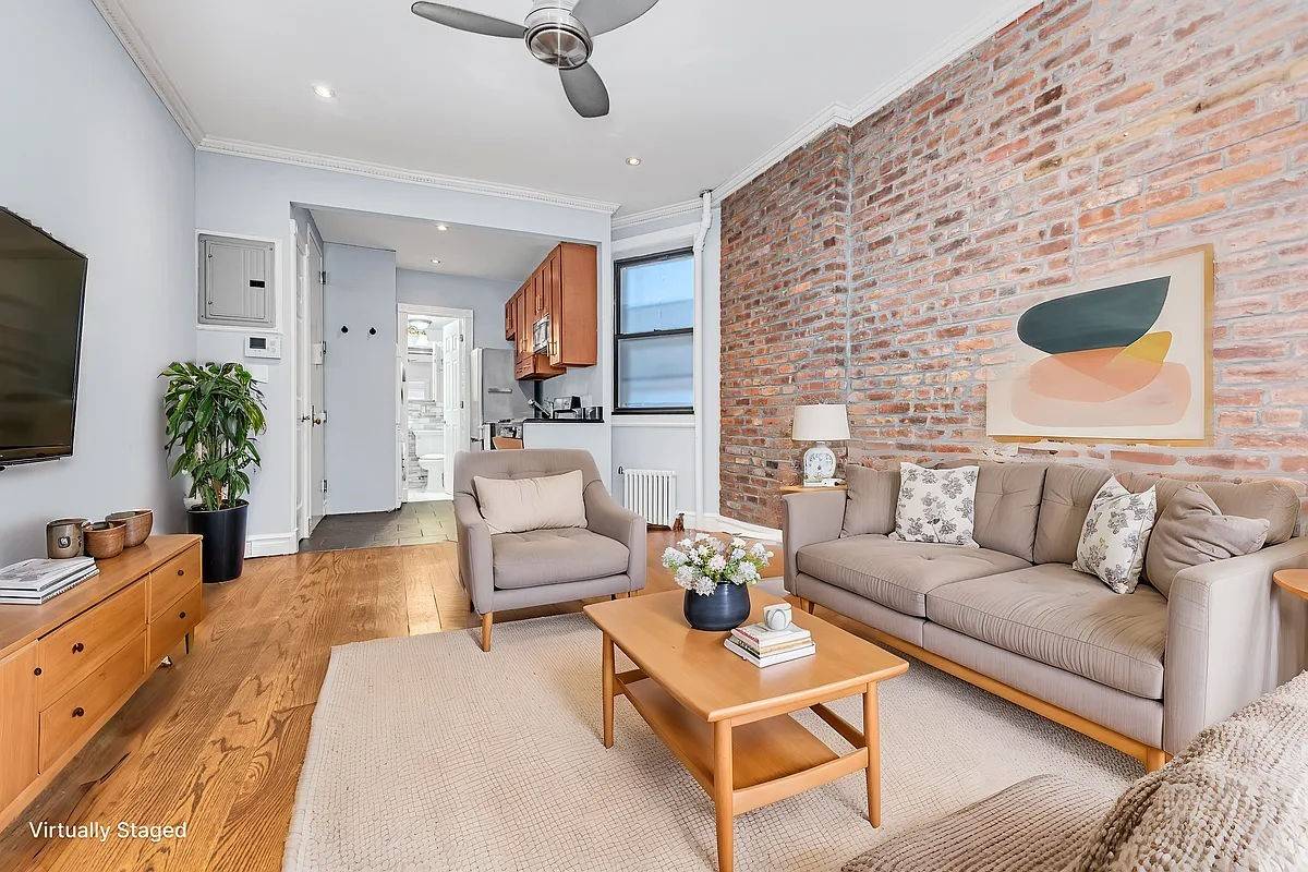 Immerse yourself in the epitome of urban elegance with this exquisitely renovated 1 bedroom haven, where every detail radiates sophistication.