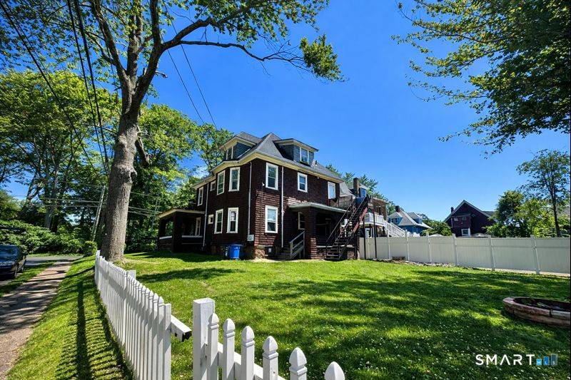 Welcome to 207 Greenfield Street, Hartford, CT.