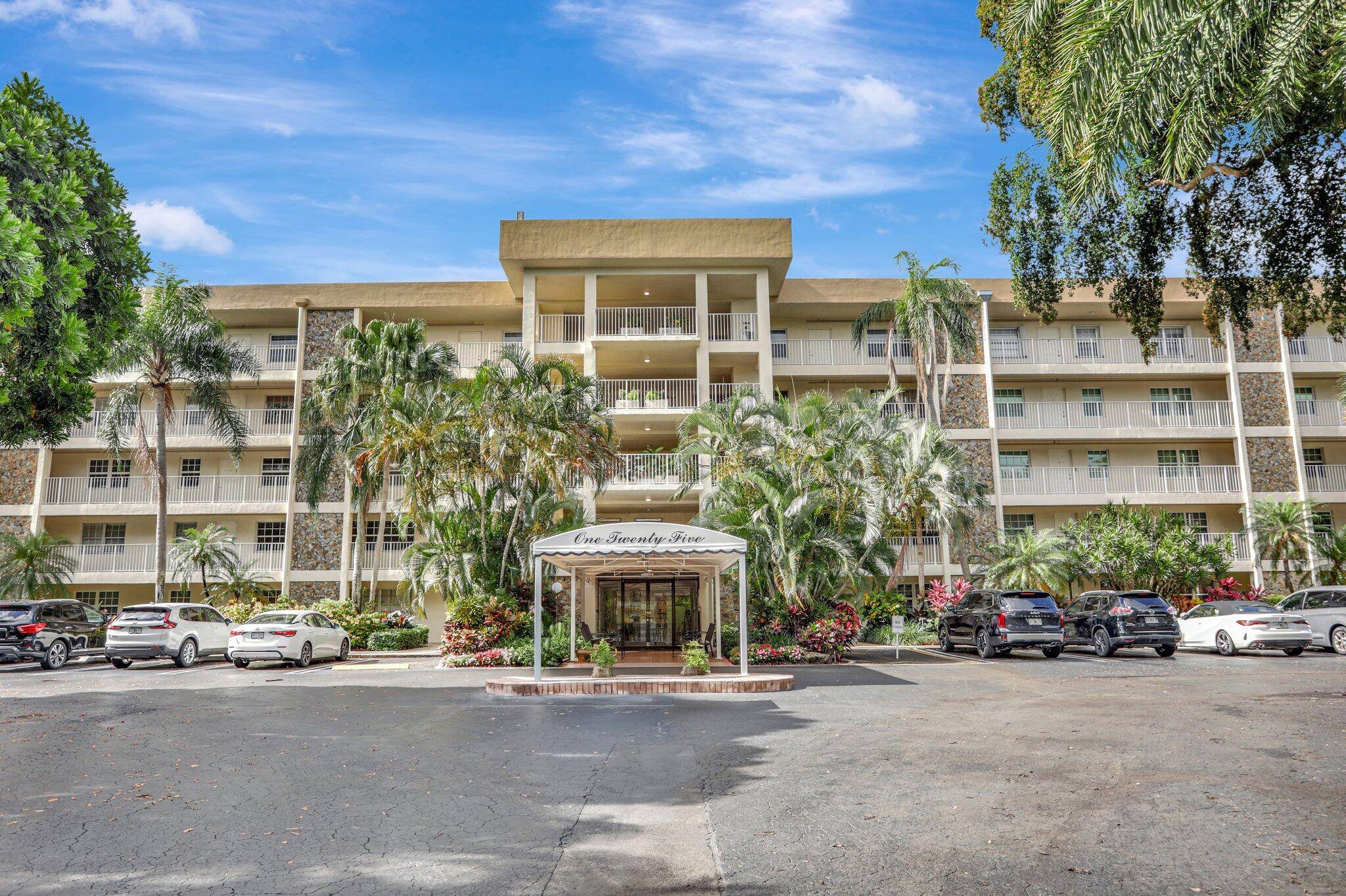 PALM AIRE COUNTRY CLUB in POMPANO BEACH in CYPRESS GROVE.