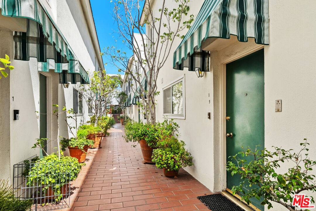 1745   Selby Ave 2.0 Westwood LA