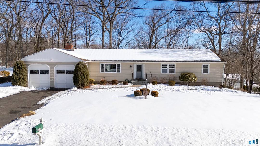 Welcome to Lockwood Road in Fairfield's highly desirable Stratfield neighborhood.