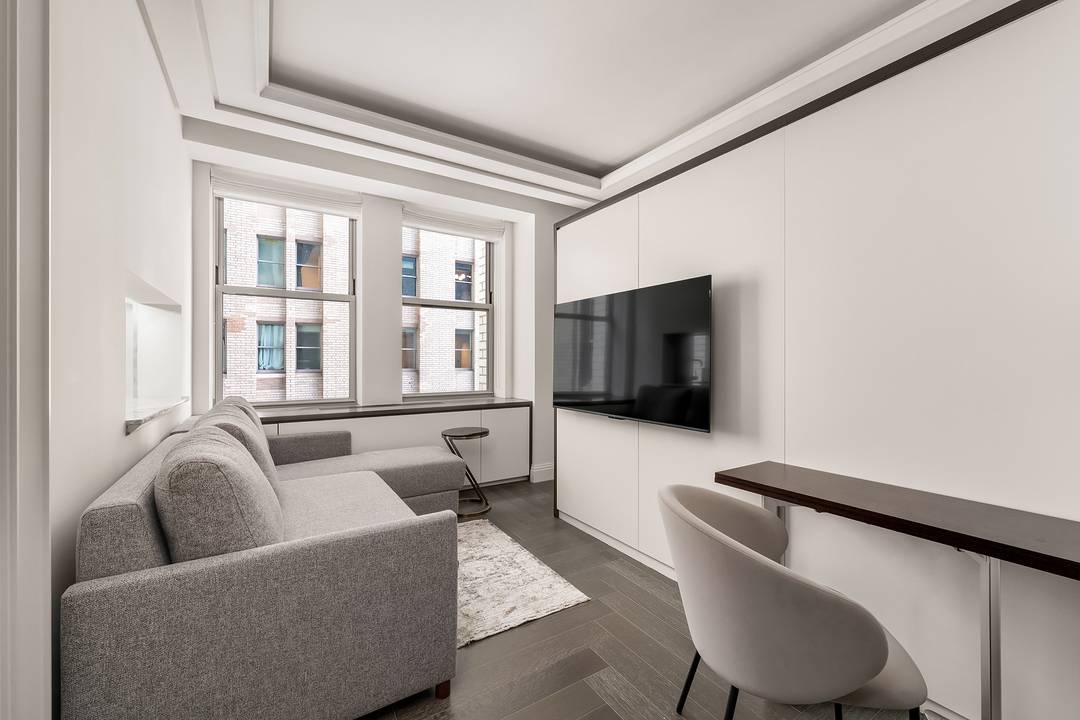 Experience timeless sophistication at the Waldorf Astoria Residences New York.