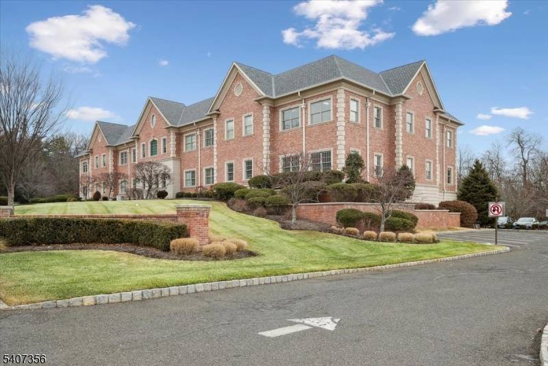 UNBELIEVABLE MAGNIFICENT 25, 000 SF BRICK 2 STORY PROFESSIONAL CLASS A OFFICE BLDG BUILT 2011 FEATURING ATRIUM WITH ELEVATOR, SECOND FLOOR 4, 748 SF SUITE WITH 9 PRIVATE GLASS WALL ...