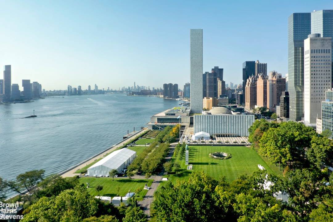 870 United Nations Plaza, Unit 18A is a stunning professionally designed and recently renovated residence with spectacular south views of the East River and the United Nations Gardens and a ...