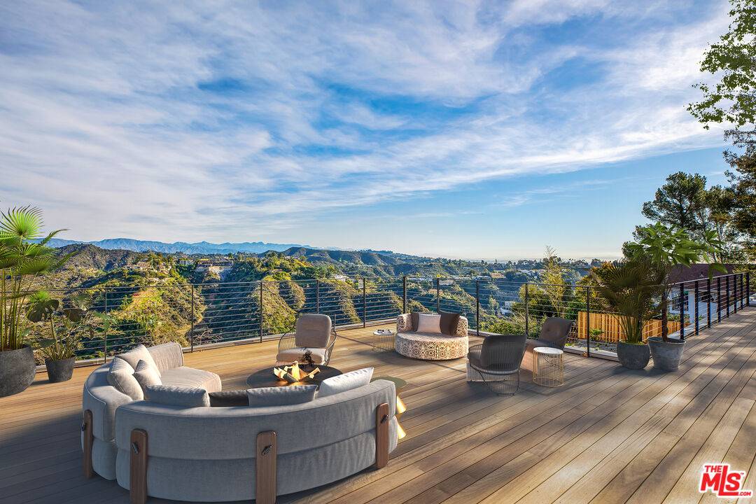 1448 STRADELLA RD 5BR Bel Air La