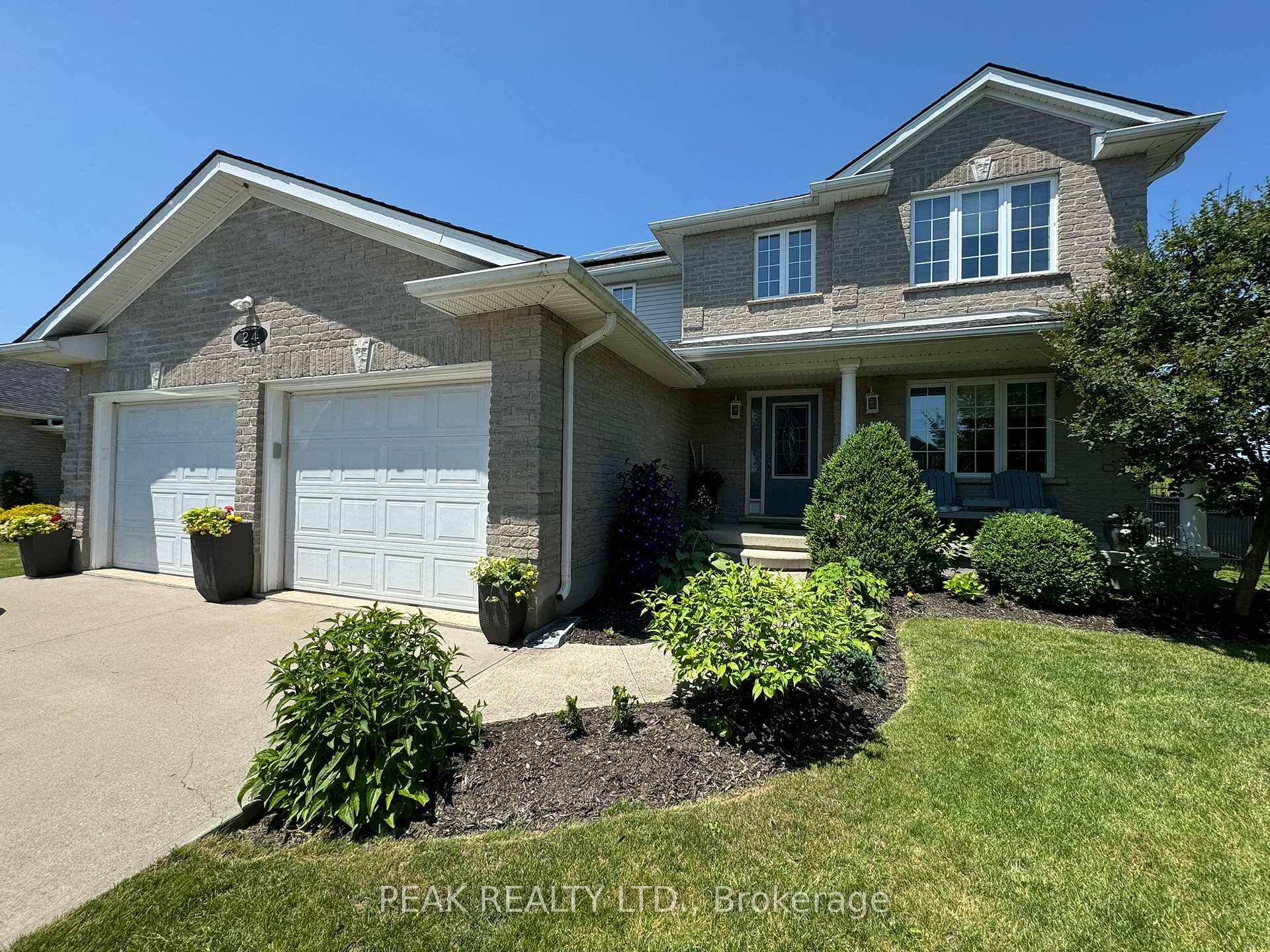 Your search ends here ! This exceptional two story residence, nestled at the peaceful end of a cul de sac, offers an unparalleled family lifestyle.