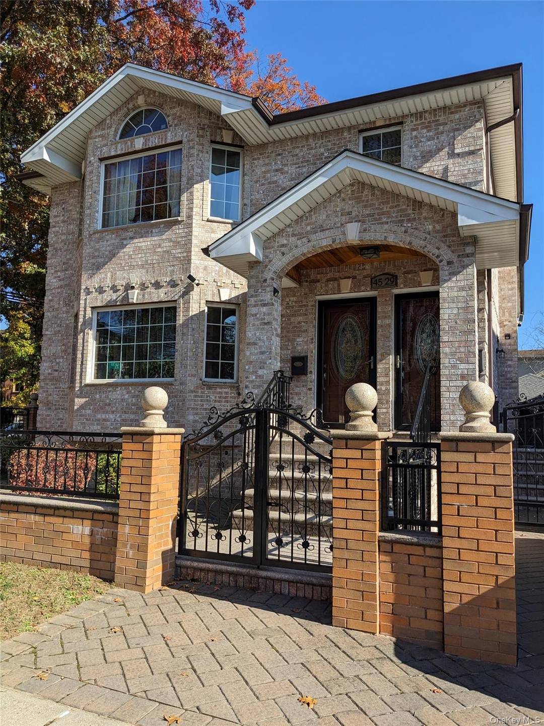 Excellent Condition. 26 School District.