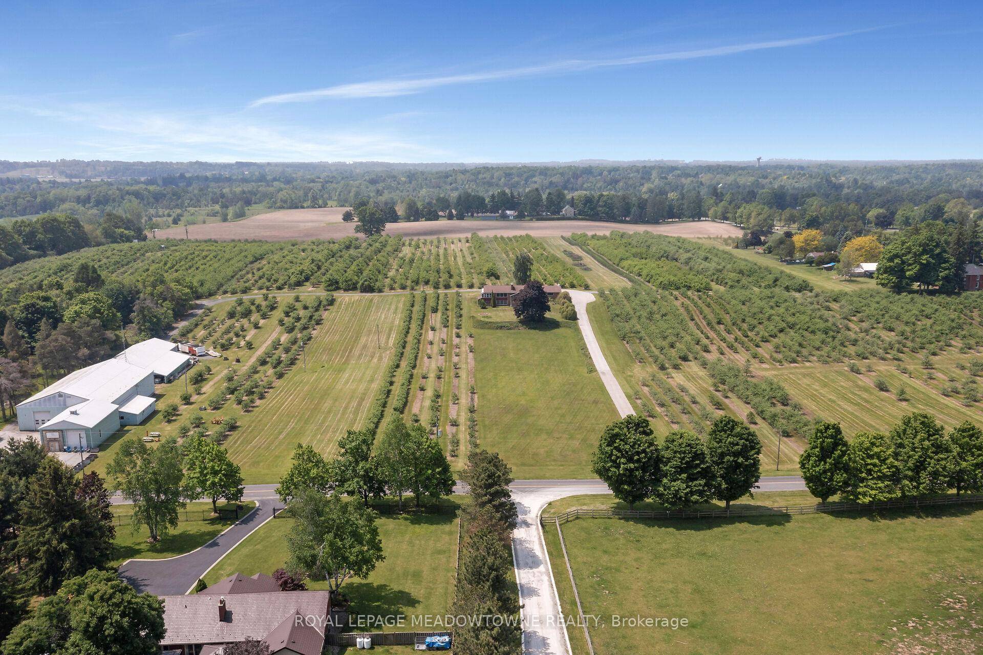 Welcome to 1453 Milburough Line an extraordinary countryside estate set on 37.