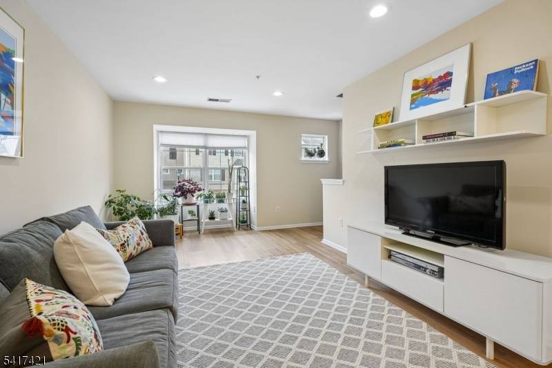 Contemporary, pristinely maintained 2 bedroom, 2.