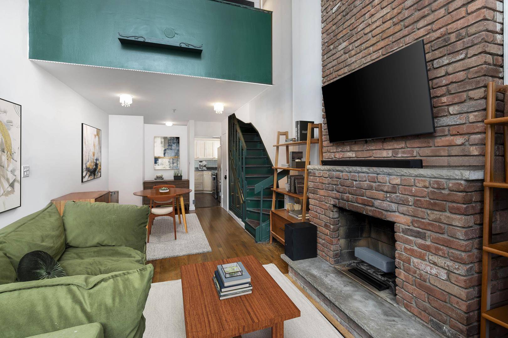 Rarely do you find a CONDO DUPLEX in prime Yorkville for below 1M let alone below 800K !