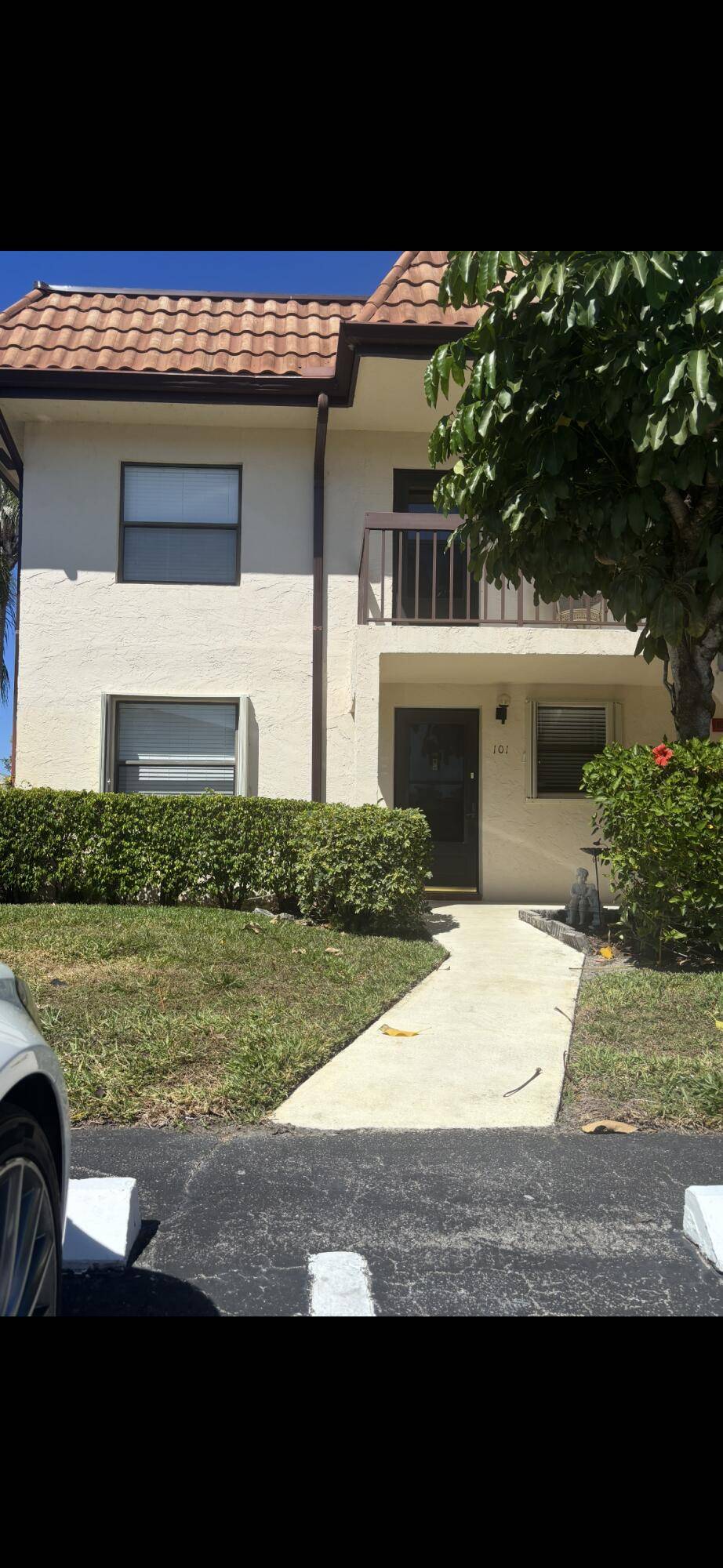 This is your opportunity to own this Beautiful upgraded Condo in Lake Worth.