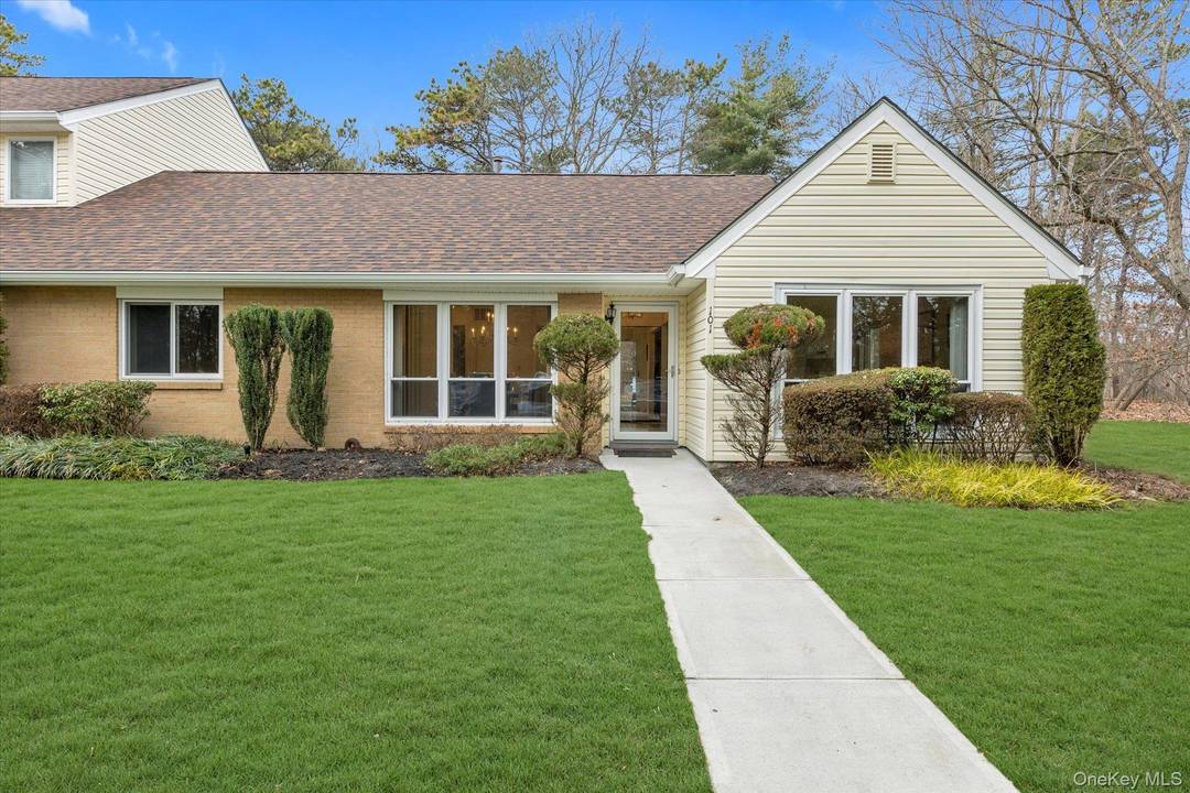 Welcome to 101 Dari Drive, a spacious, end ranch unit nestled in the heart of the Autumn Ridge Planned Unit Development in Holbrook, New York.