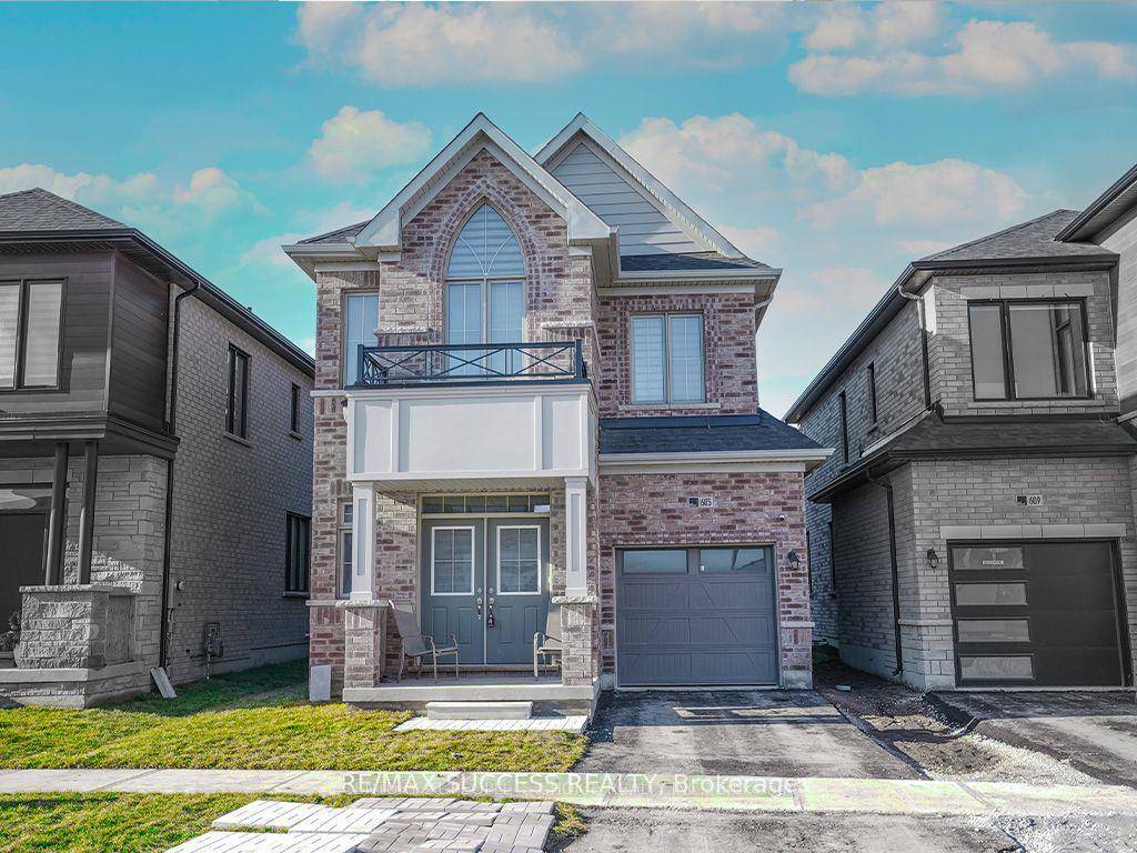 For Lease ! Upper portion.