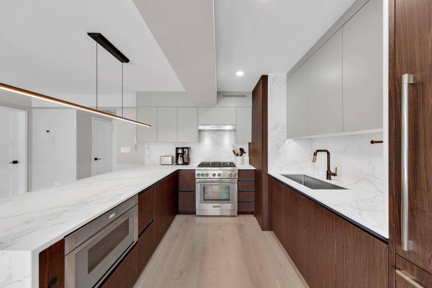 Welcome to Apartment 7C at The Cambridge House a thoughtfully redesigned one bedroom, one bathroom home offering a rare combination of style, comfort, and smart technology in one of Manhattan's ...