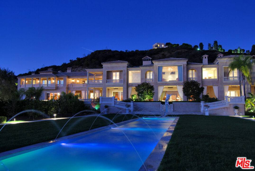 9505   LANIA LN Beverly Hills Flats LA