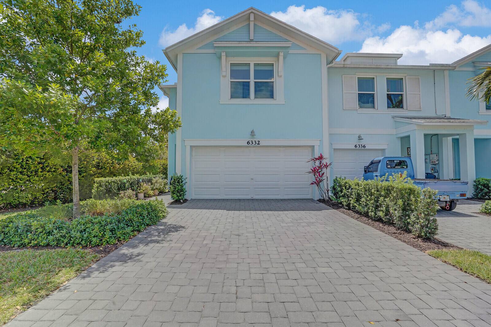 Stunning 3 Bedroom, 2. 5 Bath Corner End Unit Townhouse.