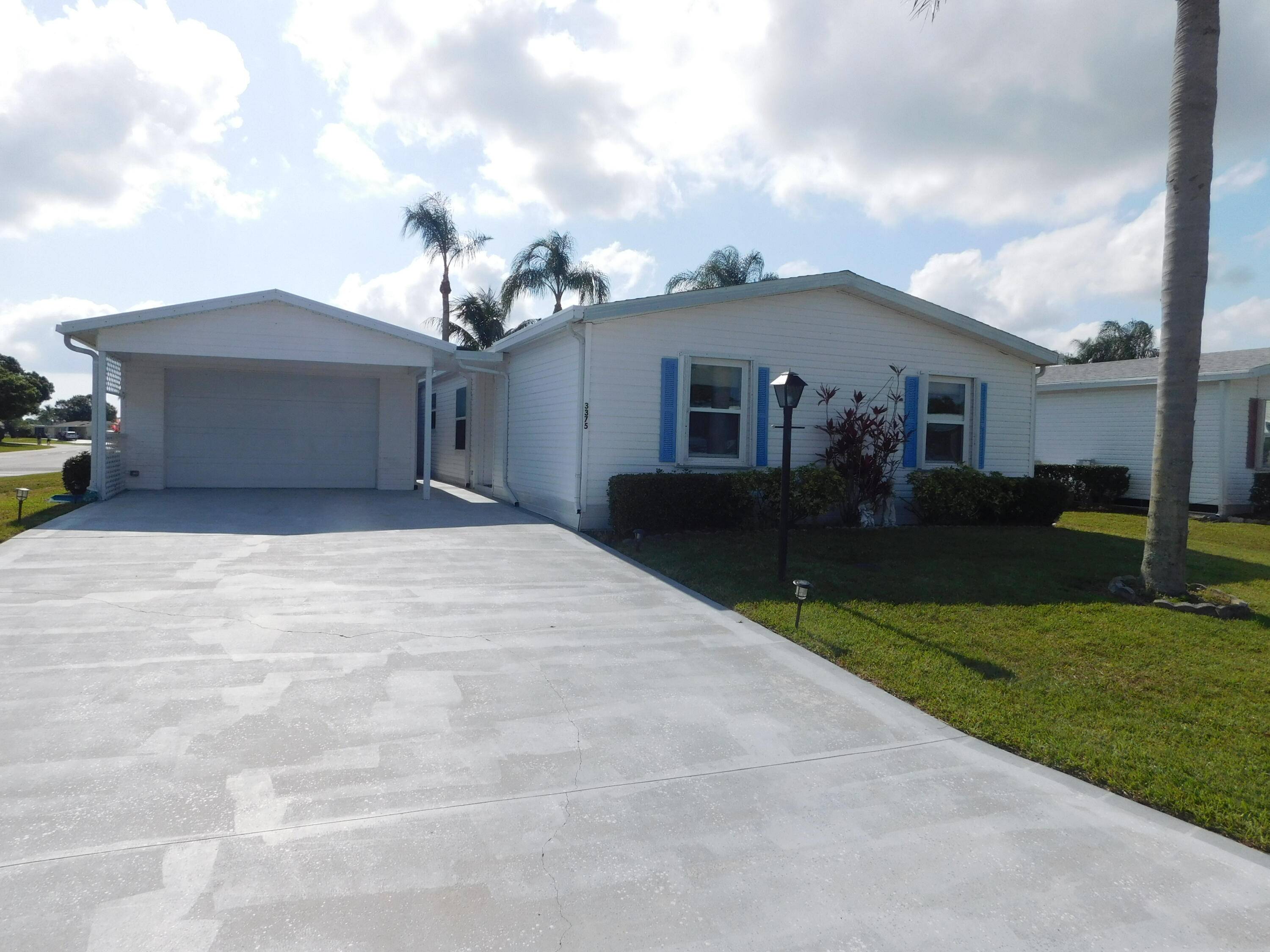 NEW LOW PRICE ! Move in READY home !