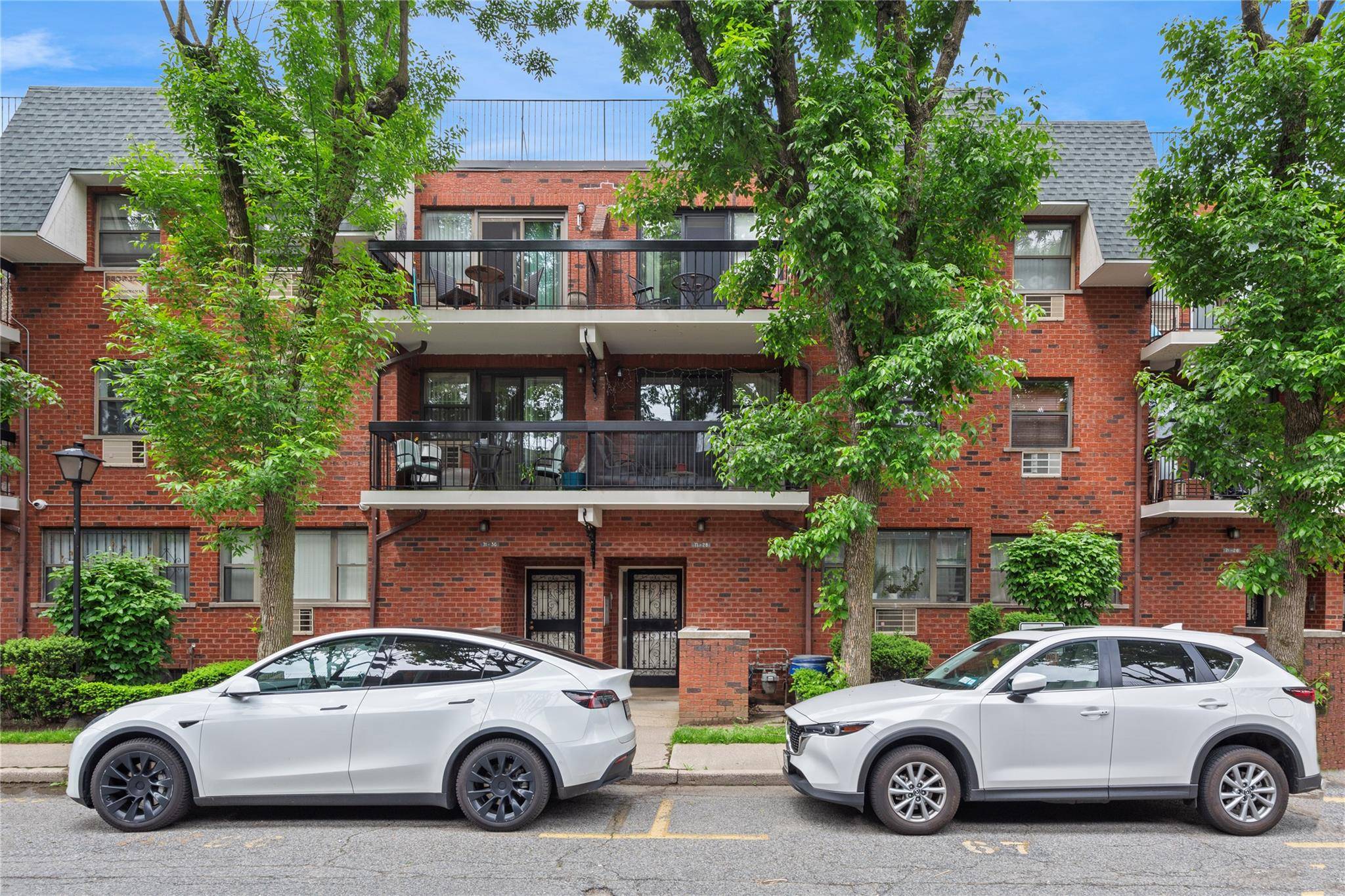 Welcome to this charming 3 bedroom garden style condo in the heart of Fresh Meadows !