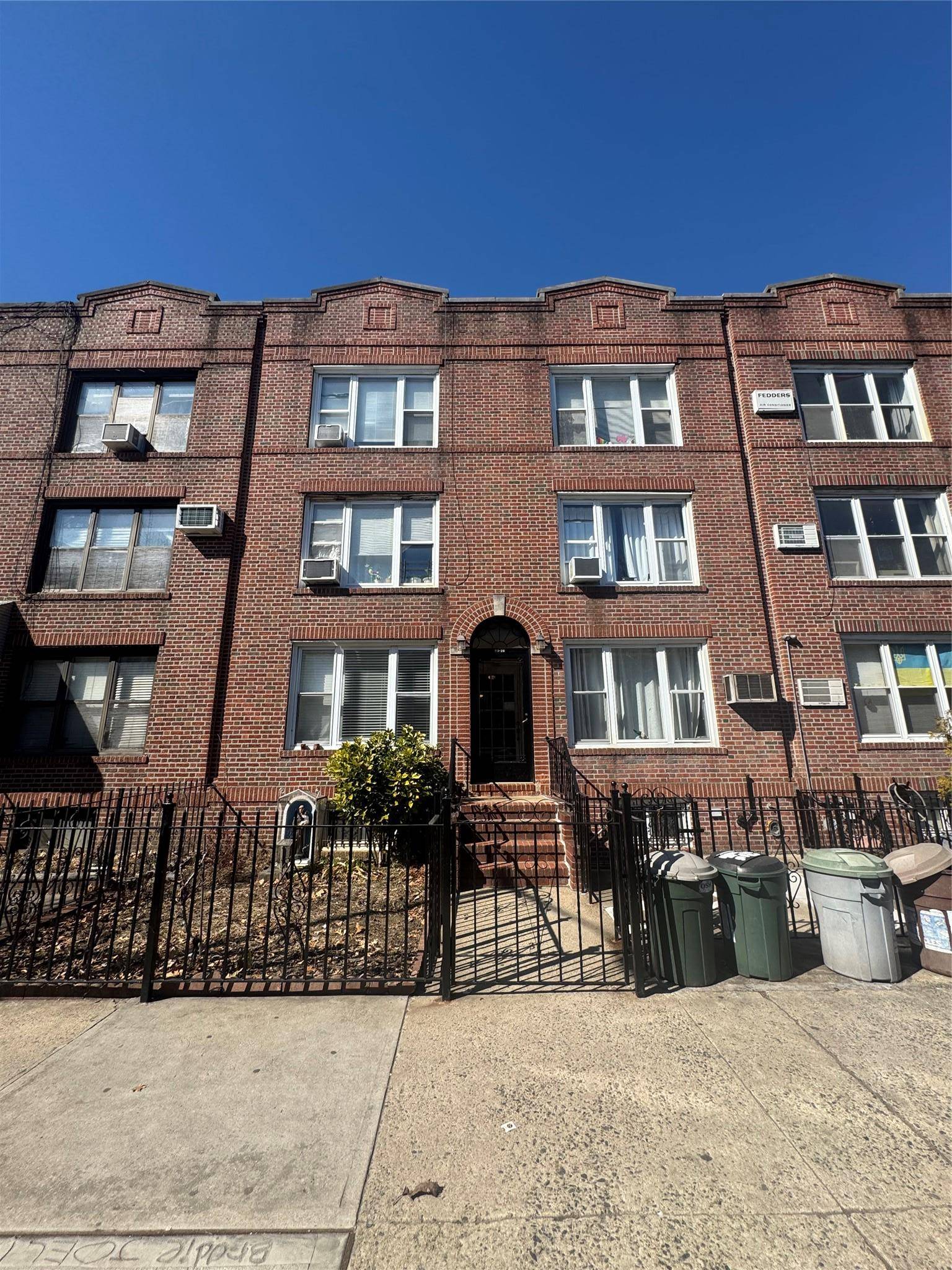 NY Space Finders proudly represents this exceptional 6 Unit Multifamily Investment Opportunity in the heart of Astoria, Queens.