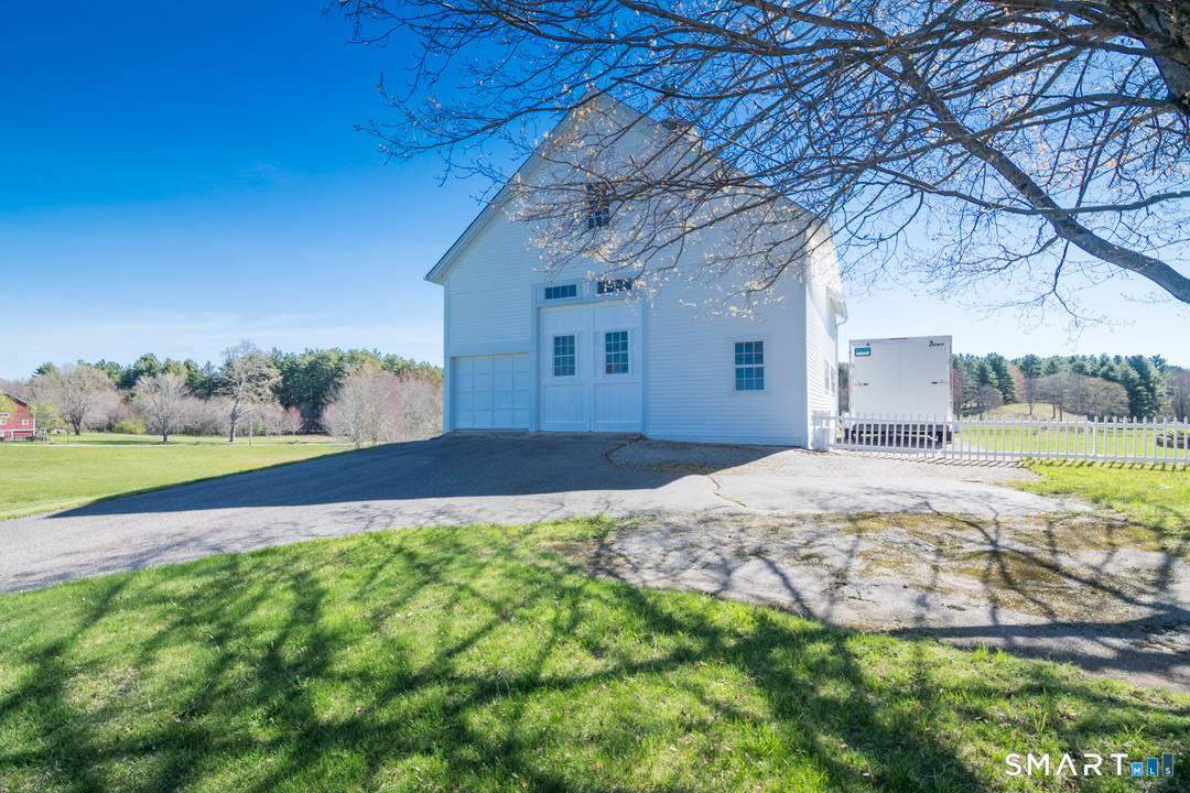 Goose Meadow, a place where mornings begin with horses grazing outside your window.