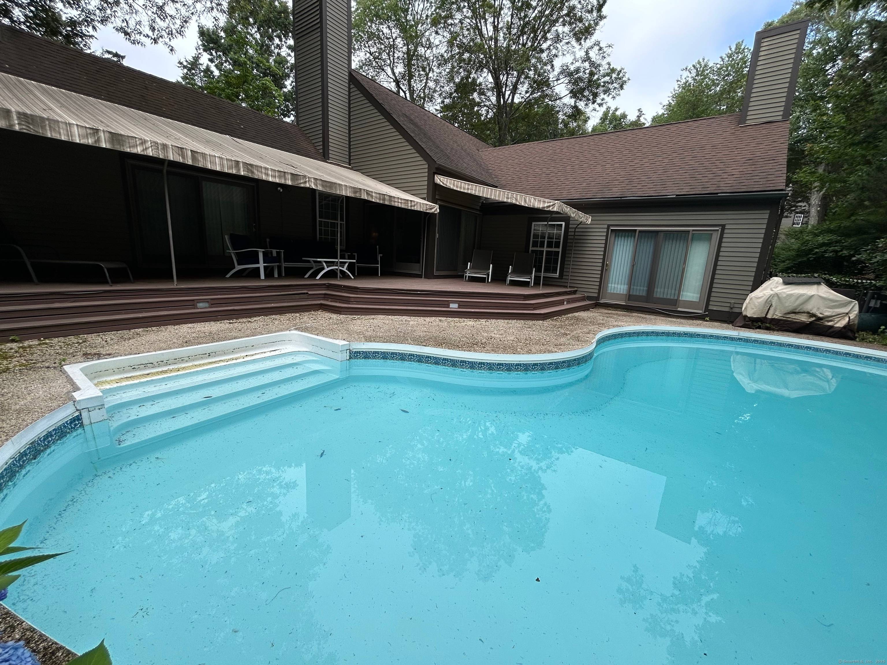 2600 sf expansive condo has its own private heated pool all it itself !