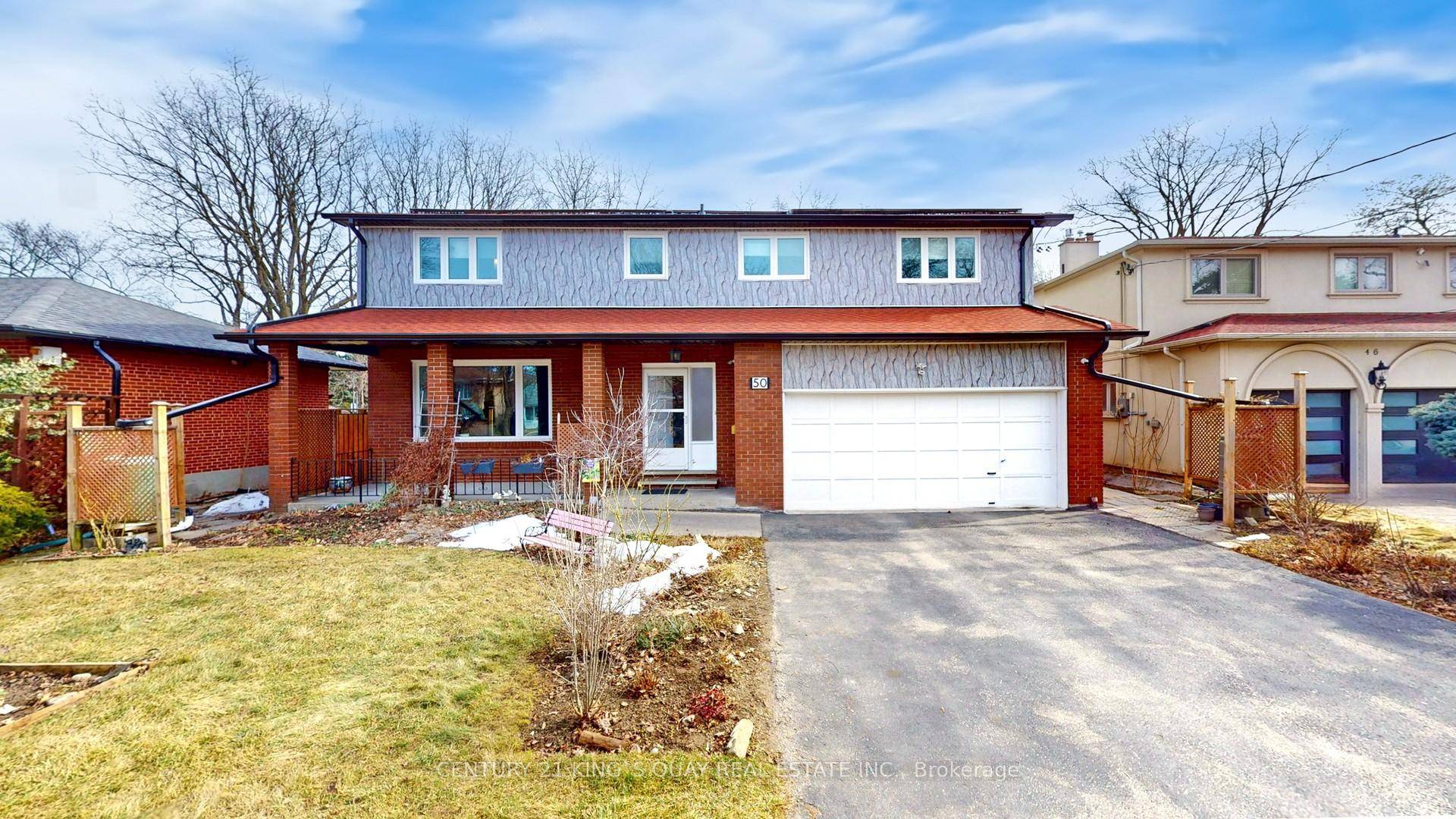 This 60 Feet Wide Lot Detached House Located At A Prime Area In Richmond Hill, Walking Distance To All Kinds Of Amenities On Yonge Street.