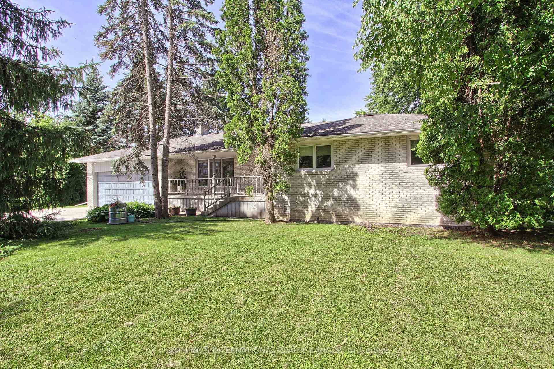 The country feeling oasis you have been looking for !