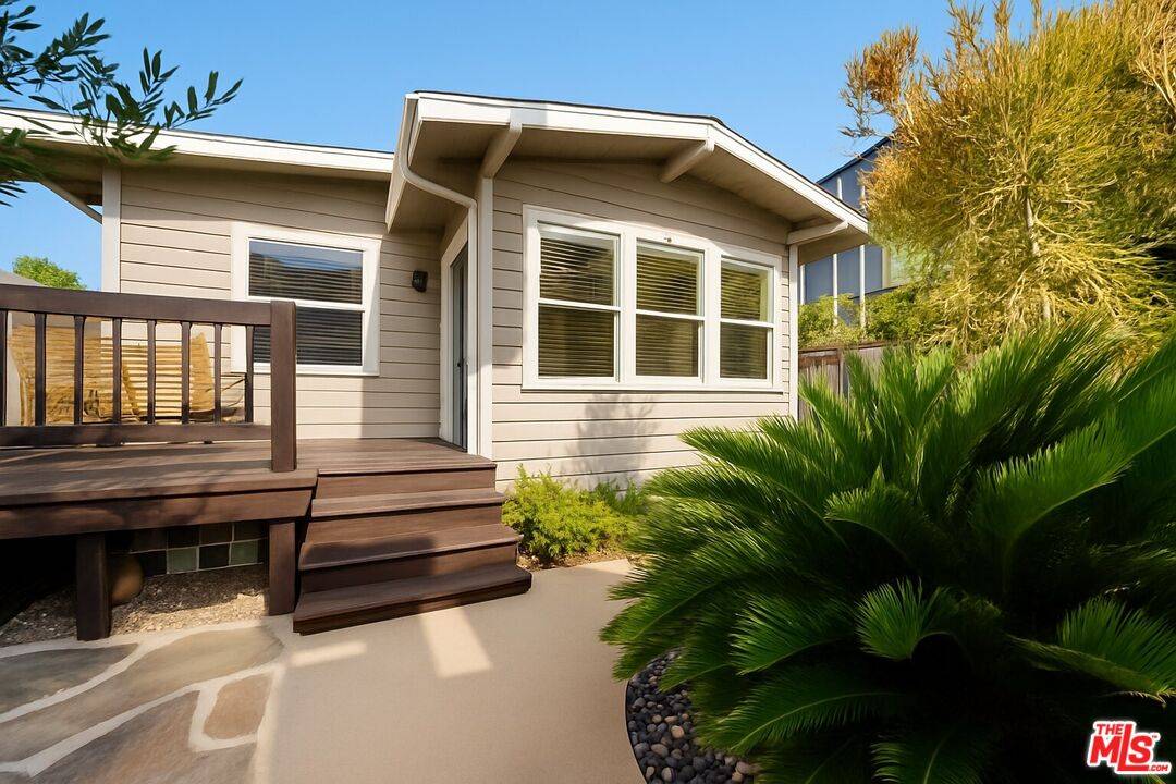 643   Santa Clara Ave 6BR Marina Del Rey La