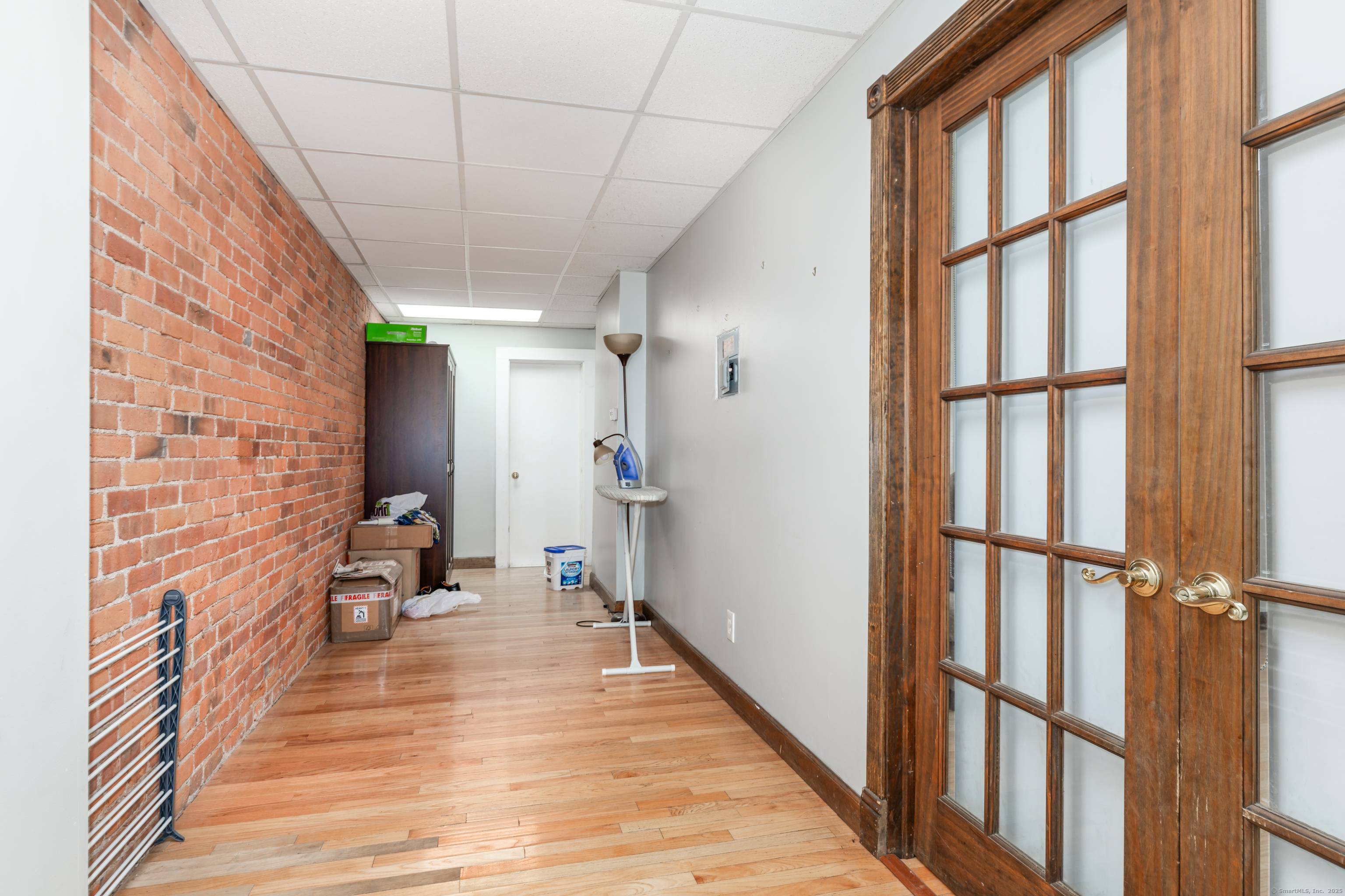 Don't miss this rare opportunity to own a legal 4 family brownstone in the heart of East Rock, located directly across from the back entrance of Yale School of Management ...