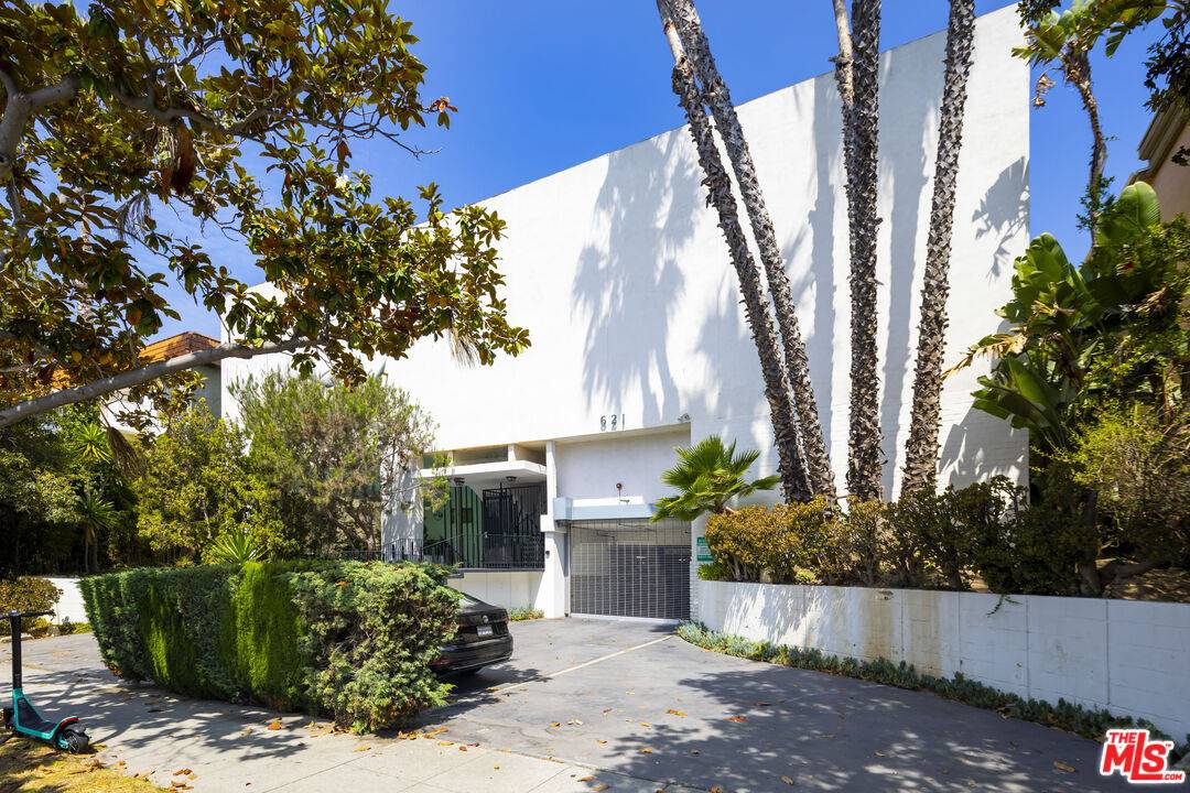 621   San Vicente Blvd LA