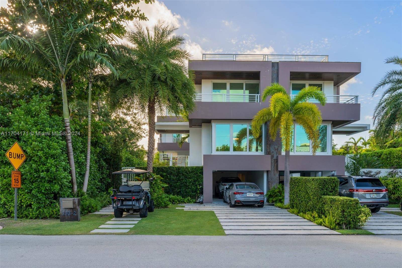 Experience the ultimate Key Biscayne lifestyle in this stunning 3 bedroom, 2.